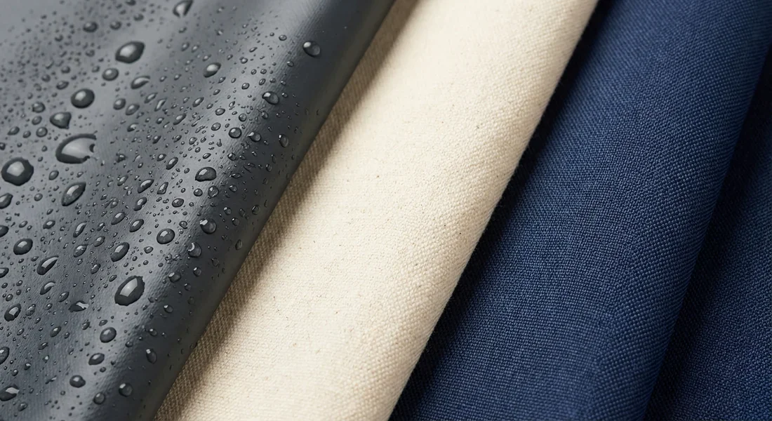 Choix des matériaux pour nappe de jardin Différentes matières pour nappe : PVC imperméable, coton et polyester.